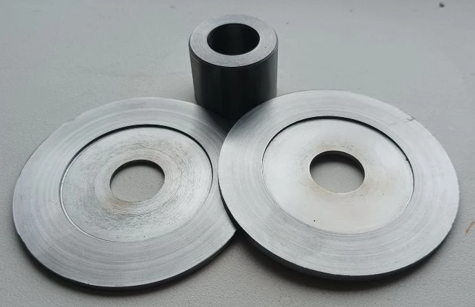 Шайбы и втулка